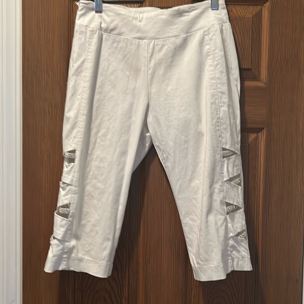 Ethyl Clothing Capris